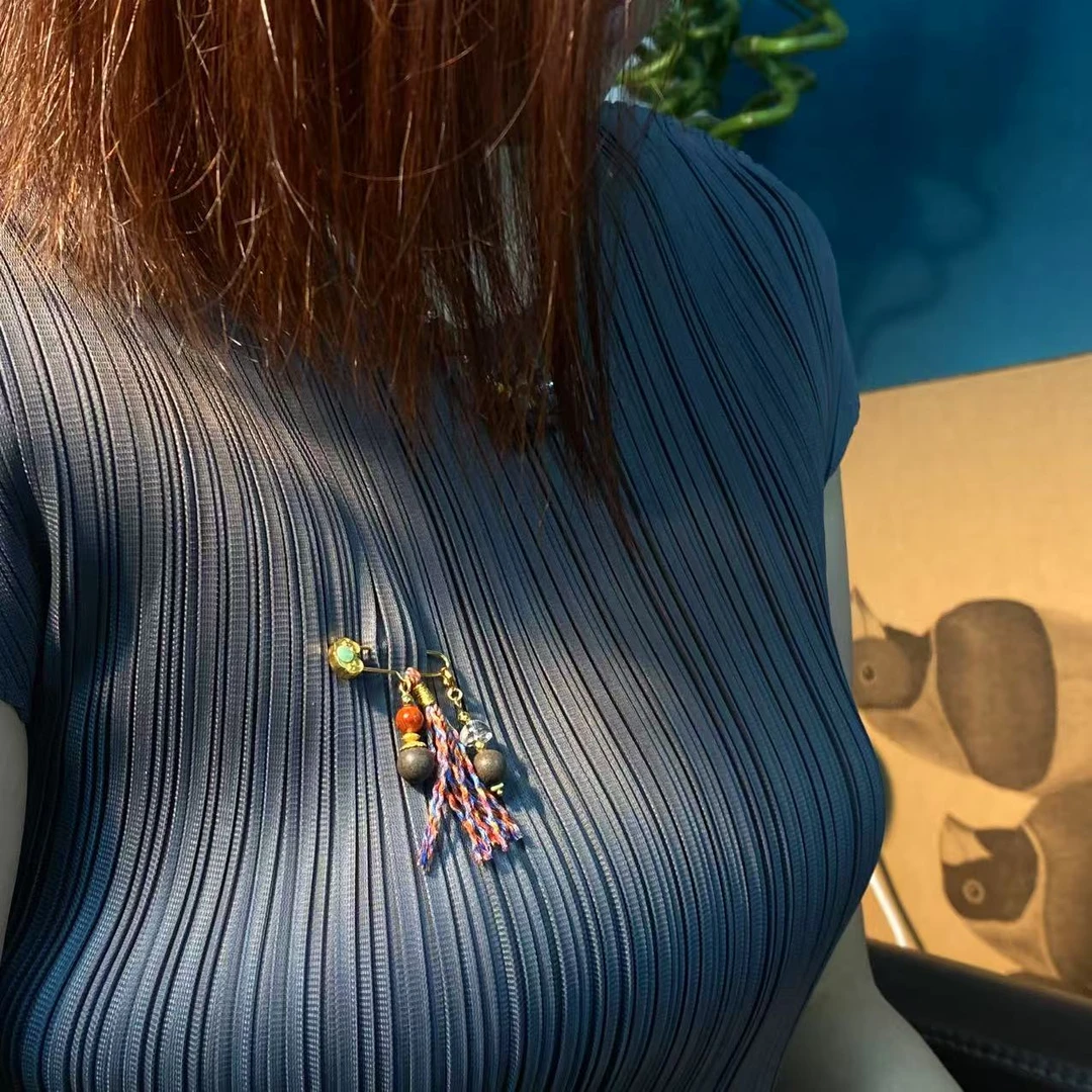 925银合香胸针造型