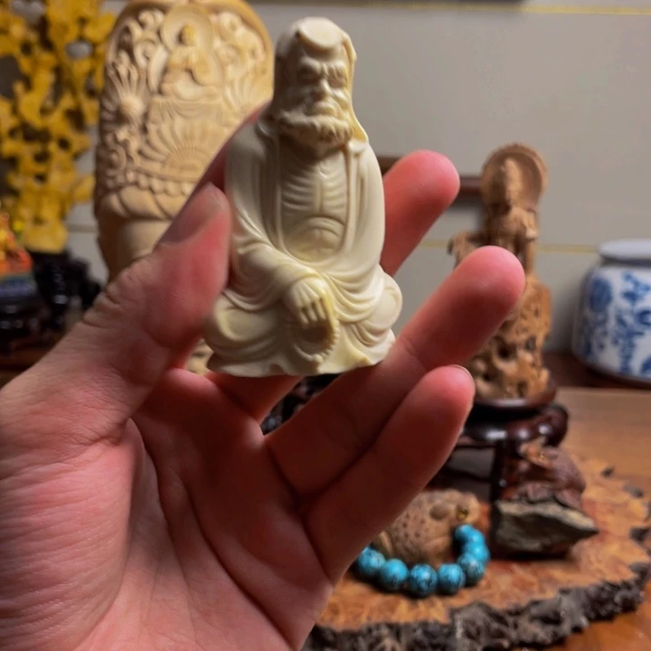 柏木（崖柏）尚秋雕刻mm达摩