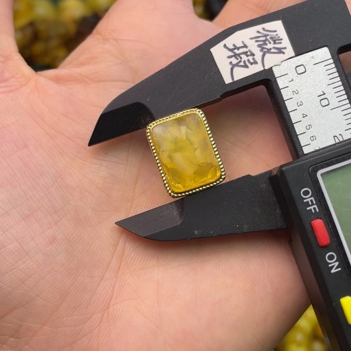 琥珀未镶嵌珠宝奇石