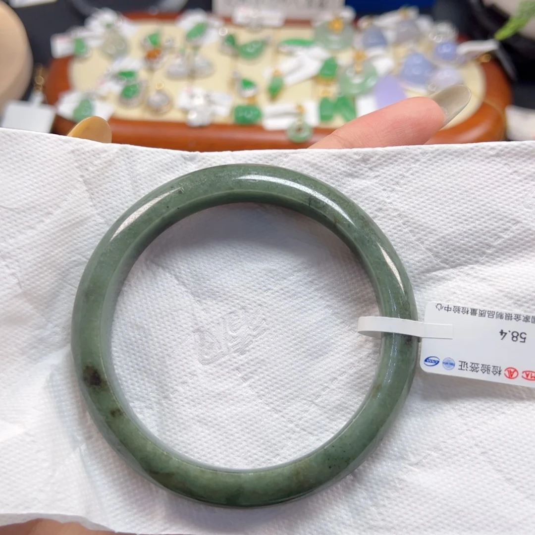 翡翠手镯未镶嵌4