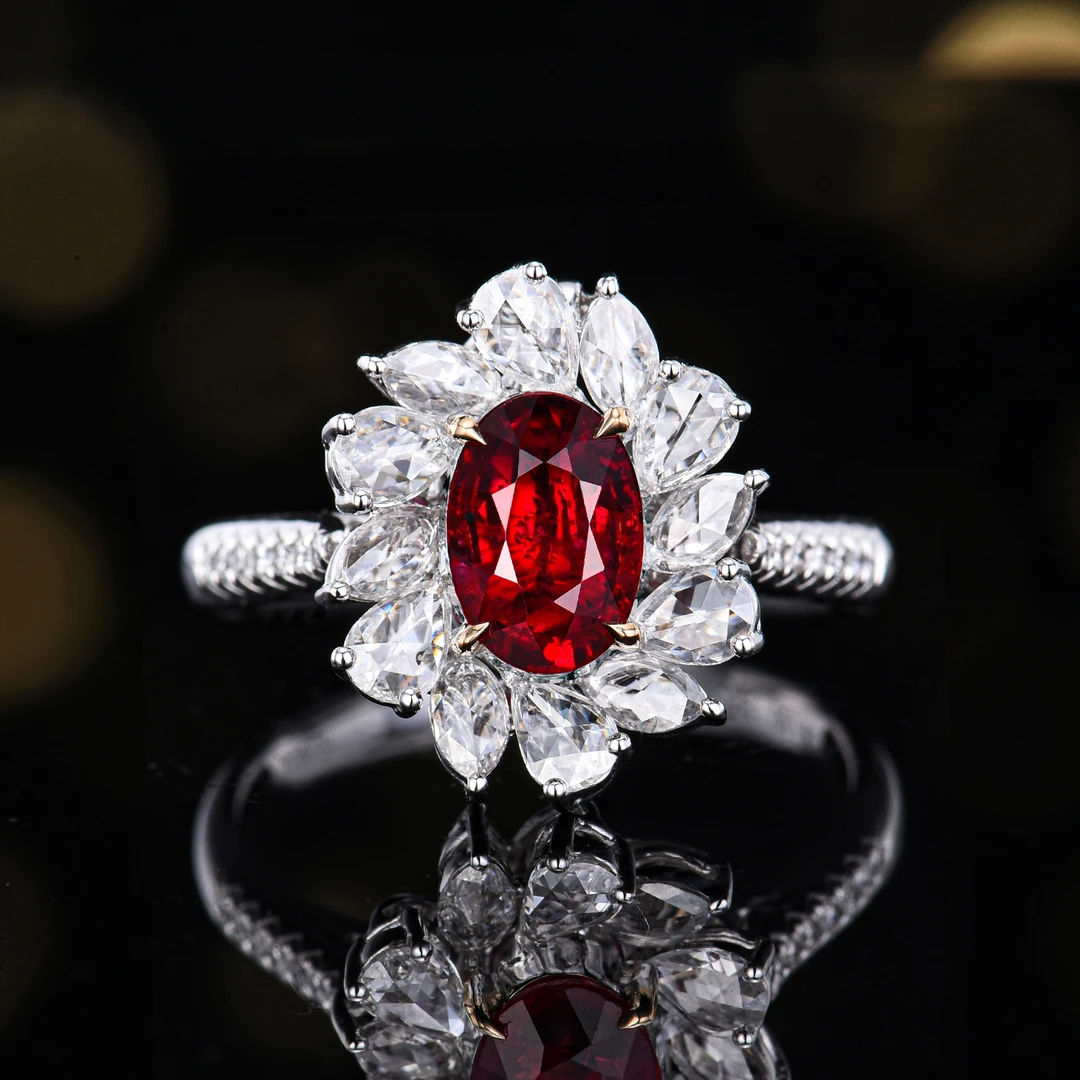 18K金镶嵌无烧鸽血红红宝石戒指 / 吊坠（两用/不含链）经典简约