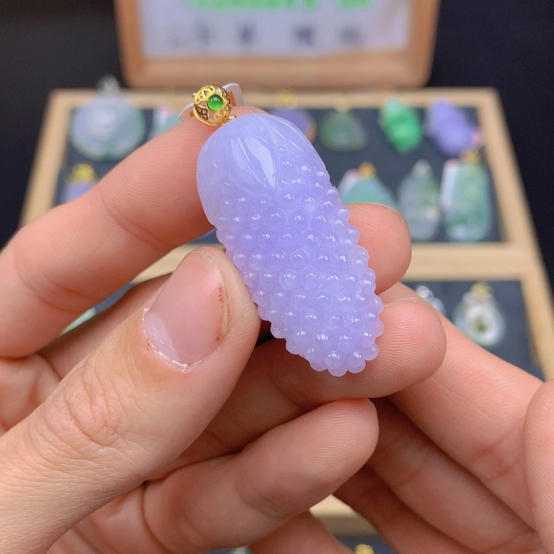 翡翠颈饰18K金镶嵌翡翠