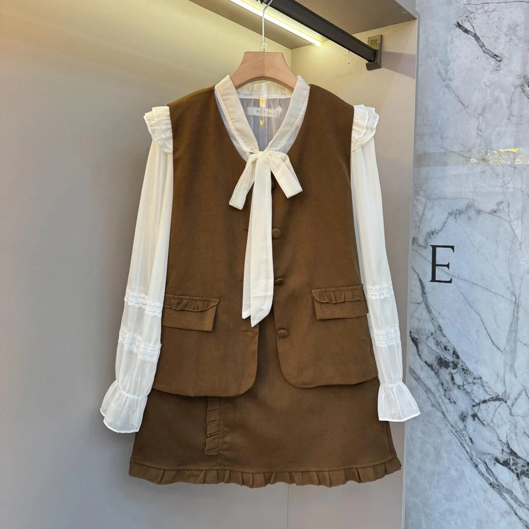 2025秋新款名媛风松弛感内搭+马甲+半身裙休闲减龄三件套8089