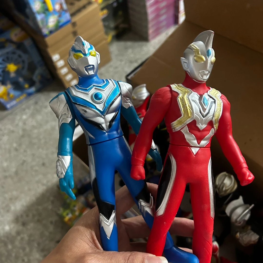 20厘米软胶奥特曼玩具发两个