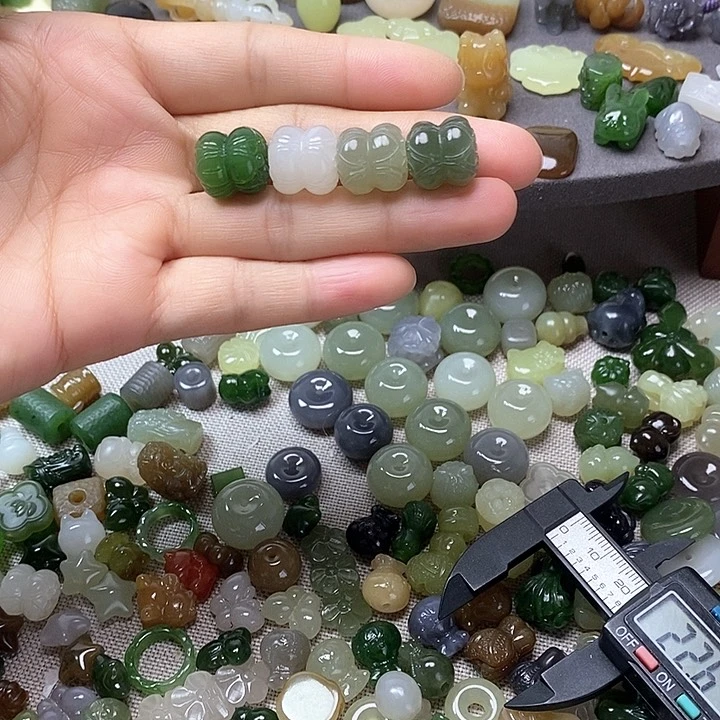 未镶嵌和田玉挂件并蒂莲128一个多样性发其一