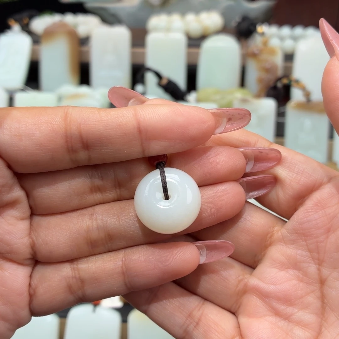 游***和田玉未镶嵌颈饰