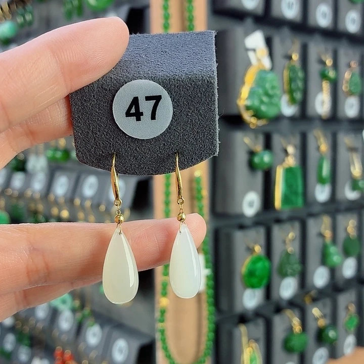 和田玉18K金镶嵌耳饰