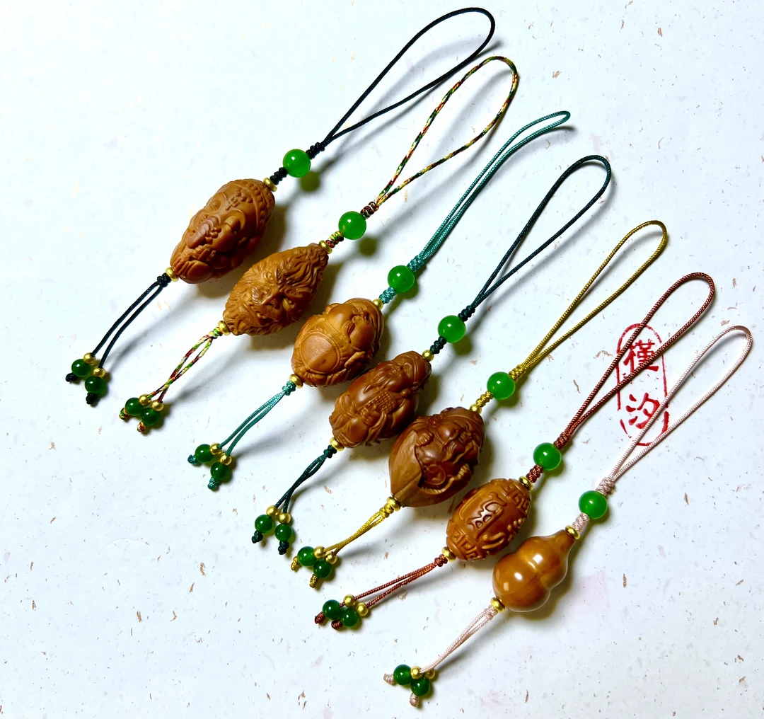 天然橄榄核雕刻手机绳挂件