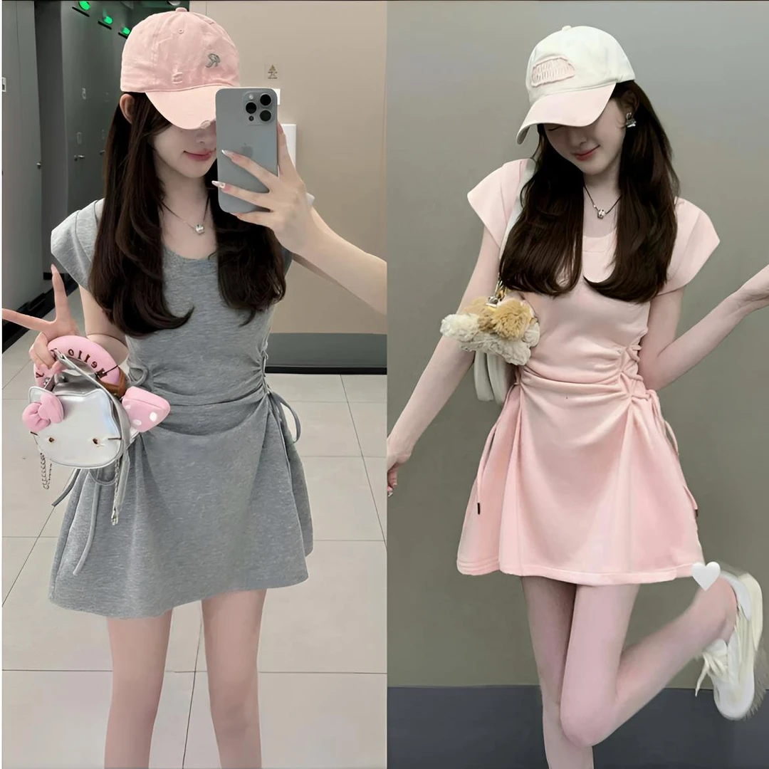 腰精玩家2025夏季法式新款时尚纯欲风收腰气质连衣裙抽褶修身裙子