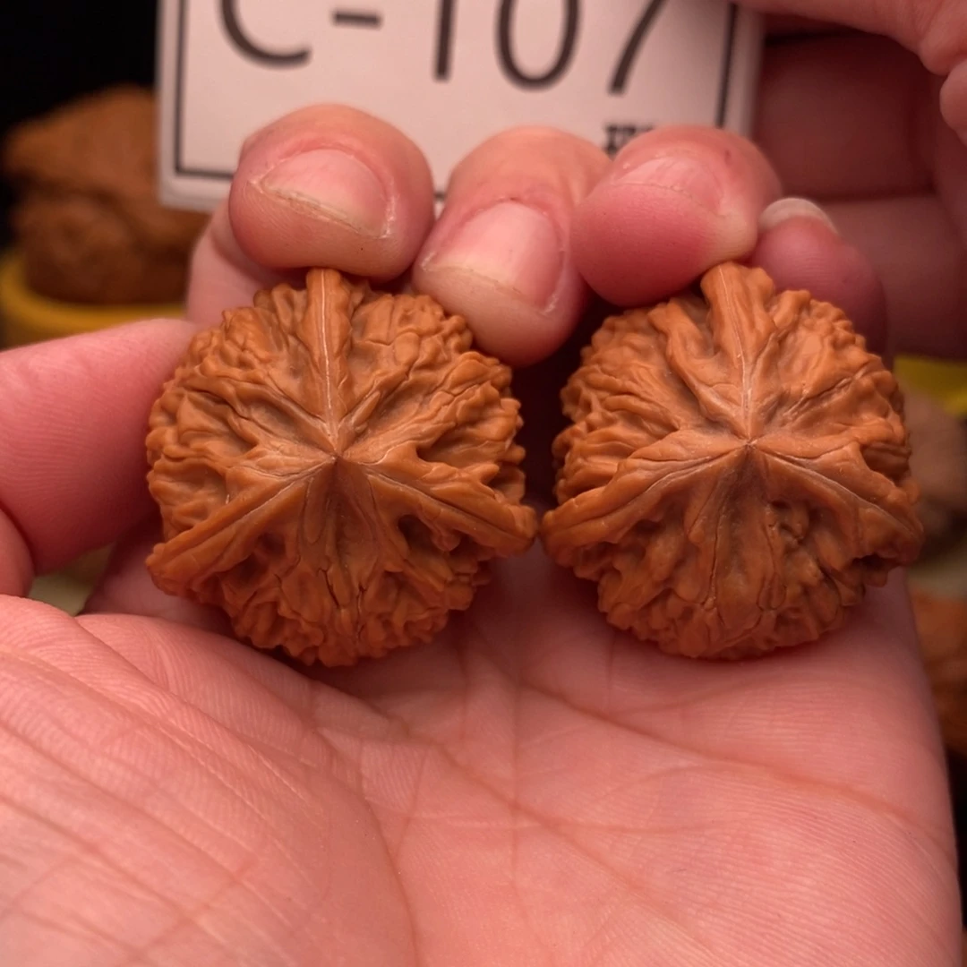 文玩核桃把件玉龙奔30