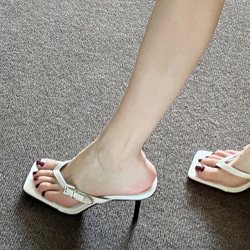 拖鞋女士夏季2025新款人字拖细跟不累脚千金高跟鞋白色夹趾