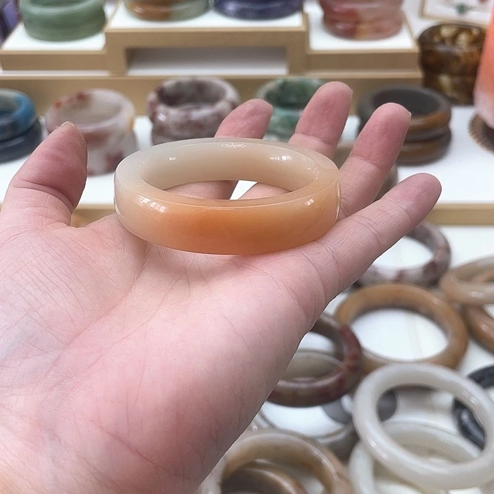 石英质玉手镯未镶嵌合*