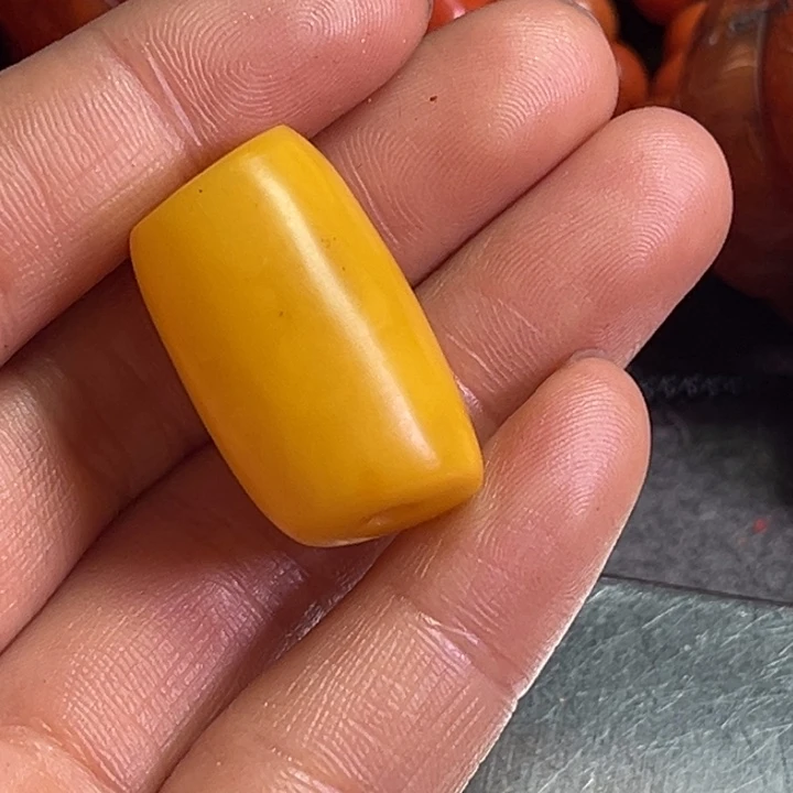 颈饰琉璃里*斯琉璃……….