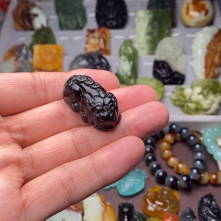 ￴***ㅤ蛇纹石玉未镶嵌颈饰