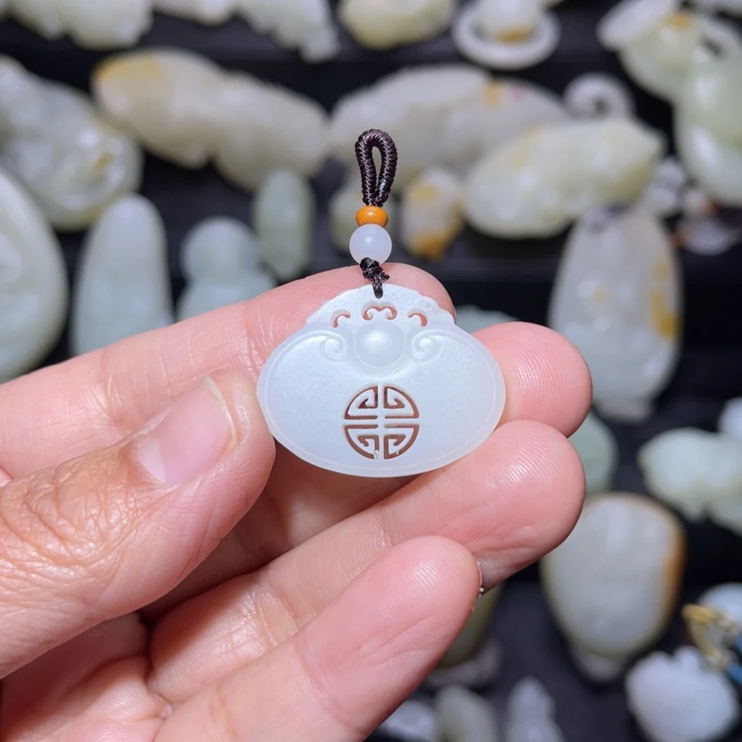 和田玉颈饰未镶嵌罗*