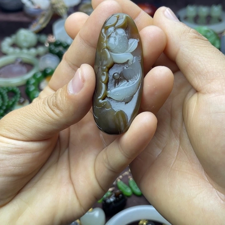 和田玉颈饰未镶嵌