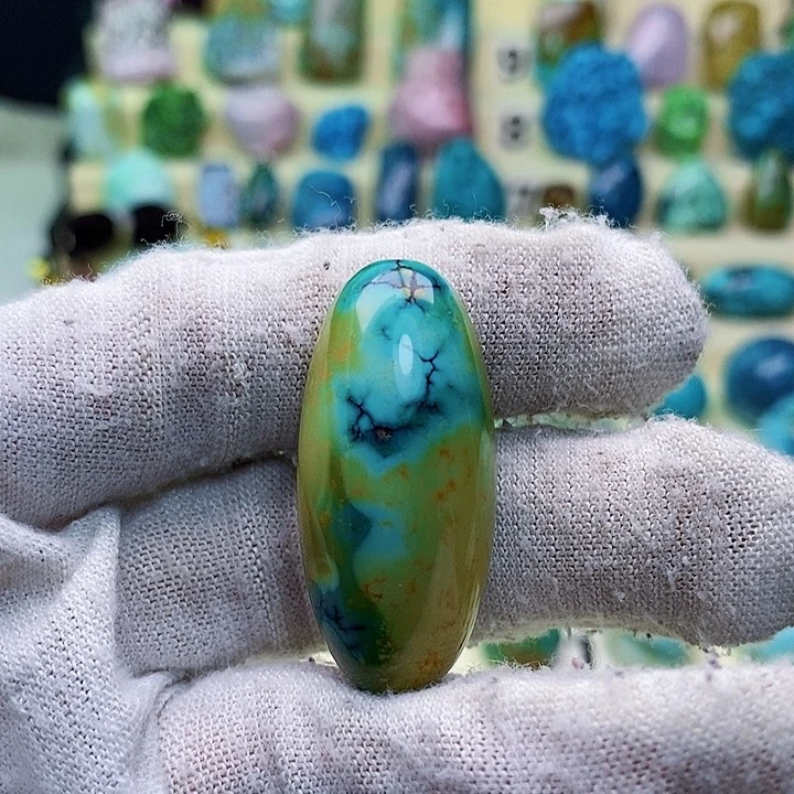 绿松石配饰未镶嵌