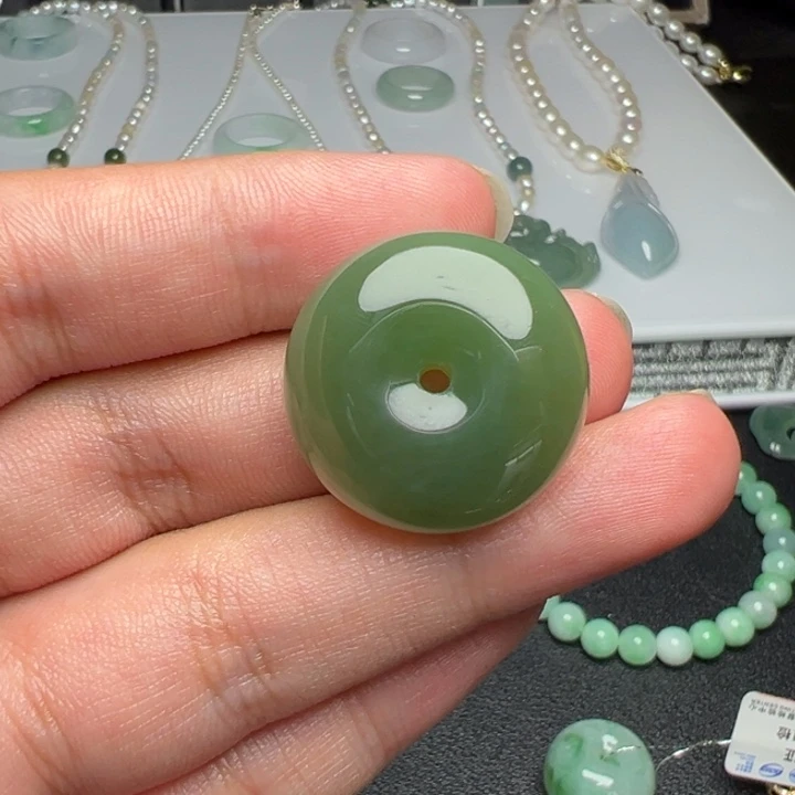 颈饰未镶嵌和田玉（碧玉）111