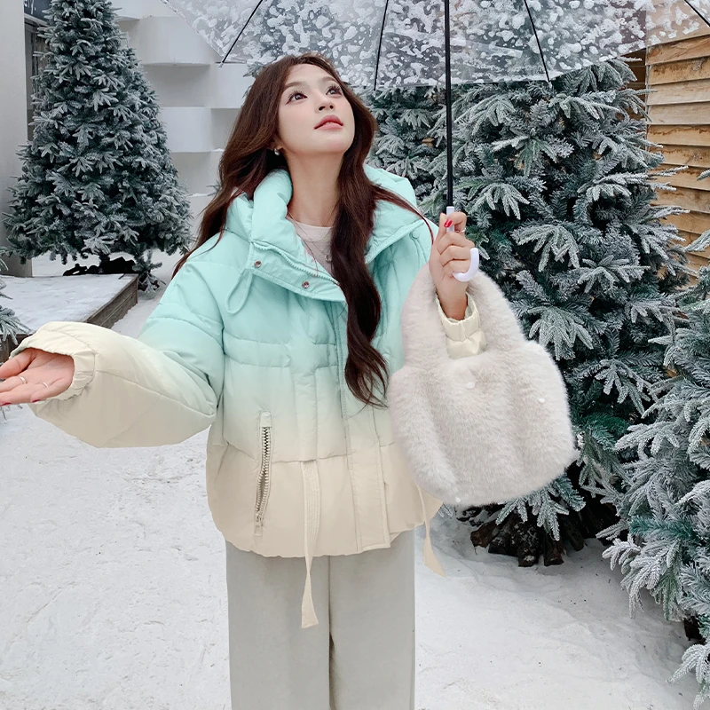 渐变蓝色超好看短款羽绒服2025新款女冬小众设计感流行爆款厚外套