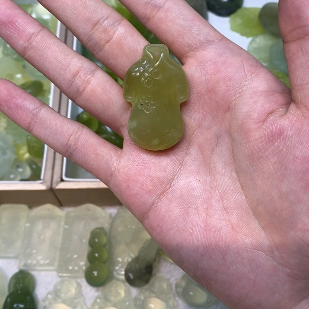 岫玉未镶嵌吊坠(不含链)