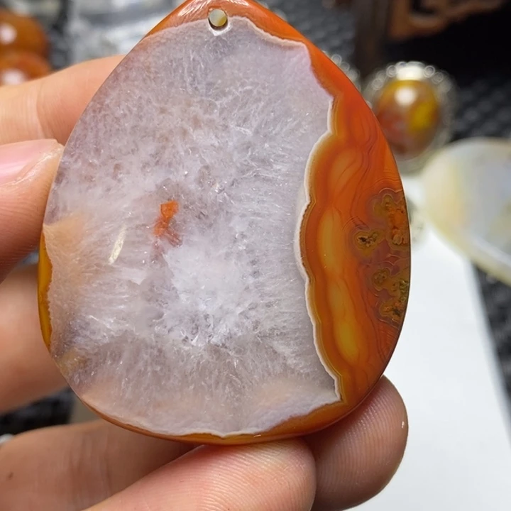 玛瑙/玉髓颈饰未镶嵌烟*