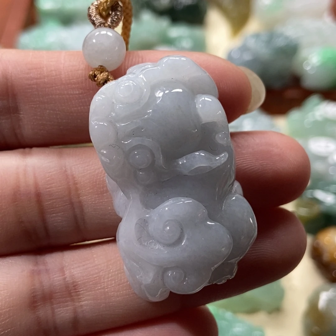 翡翠颈饰未镶嵌貔貅