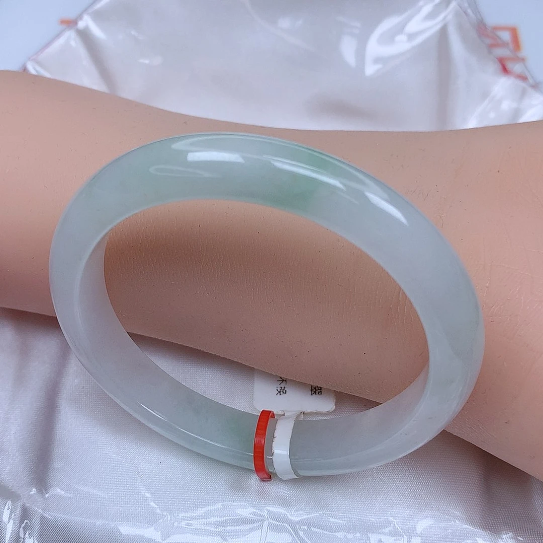 【闪购商品】未镶嵌手镯（贵妃镯）翡翠，55