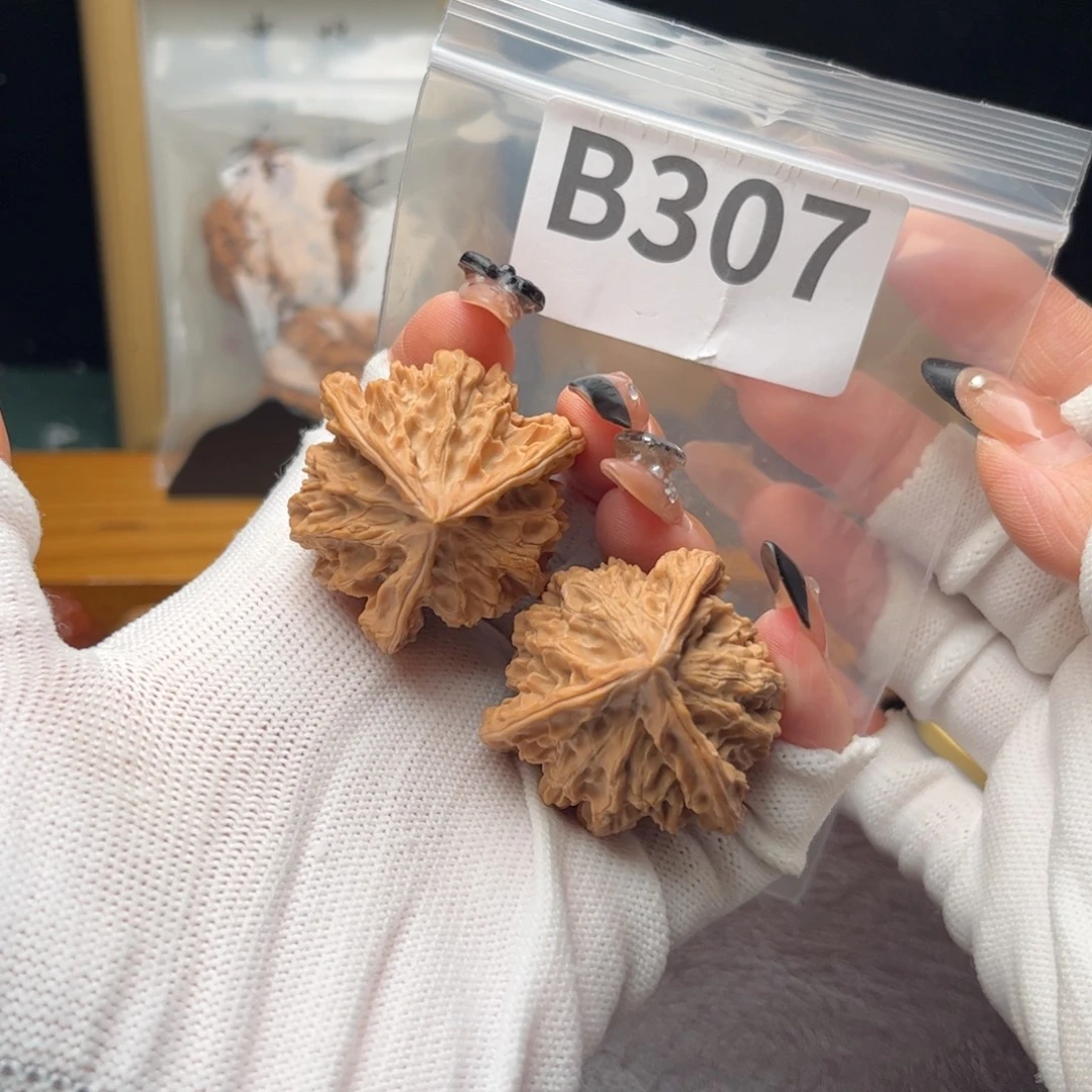 文玩核桃把件38盘山三棱b307