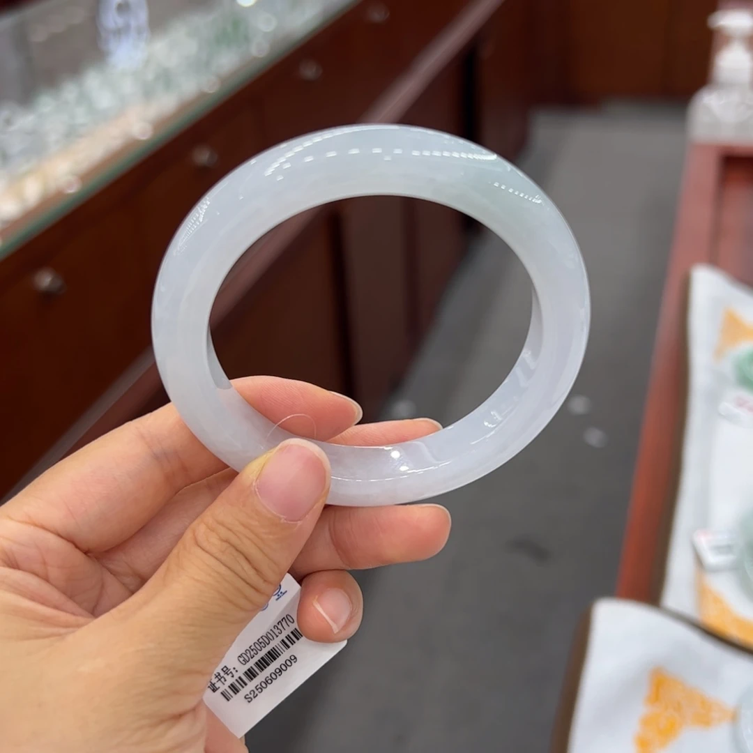 翡翠手镯未镶嵌念**忘