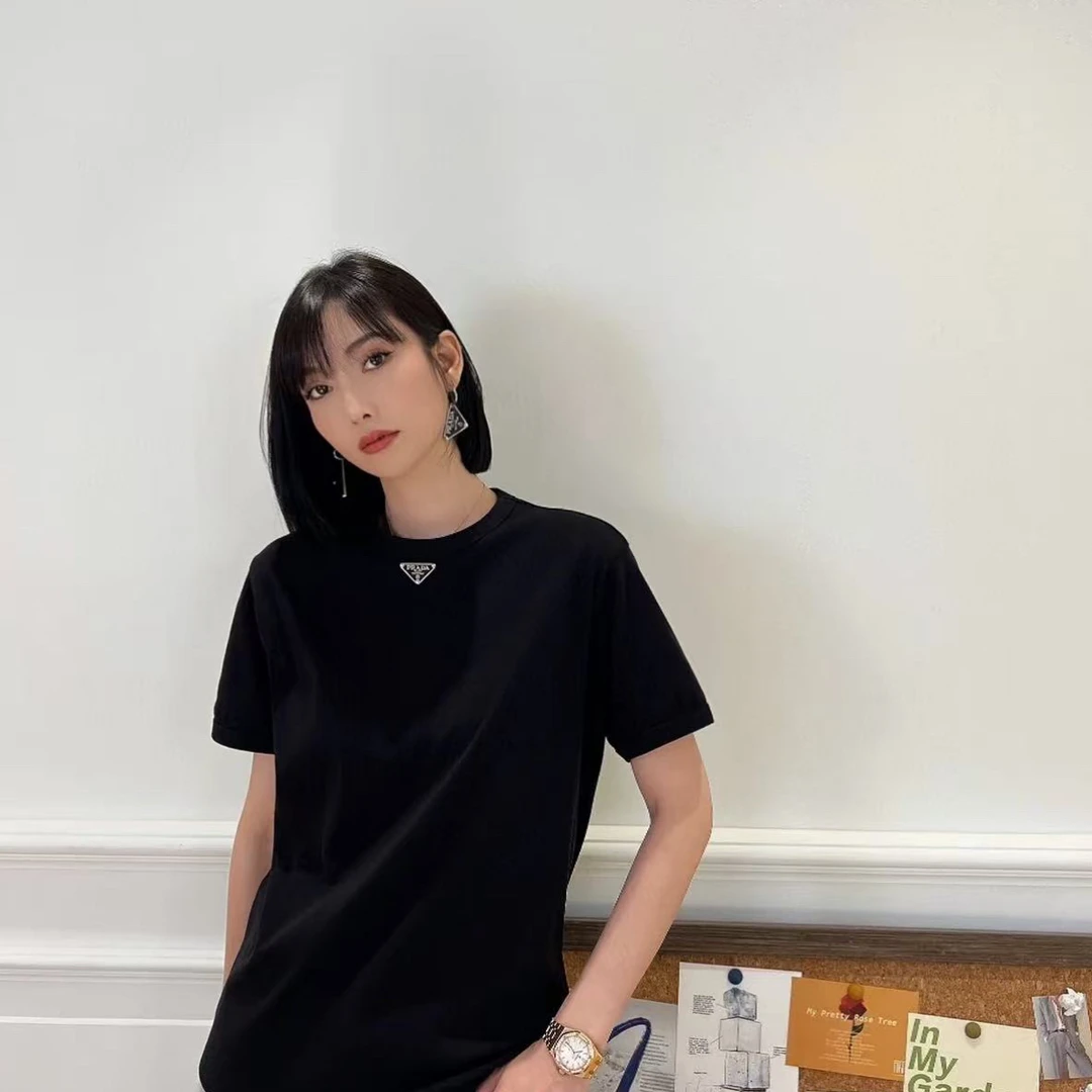 99新 Prada/普拉达 yy 领口三角标短袖 M码 609159