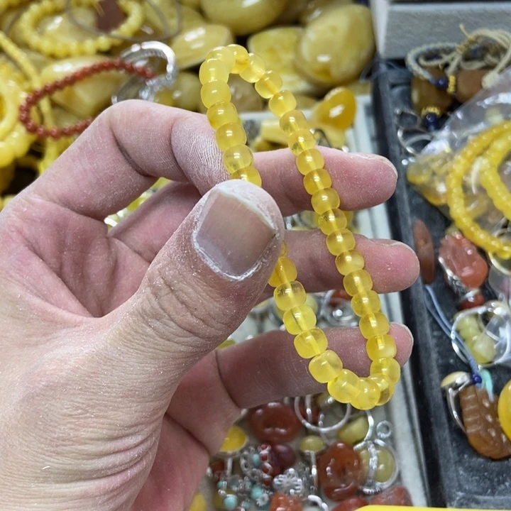 未镶嵌蜜蜡裸石多样性发货