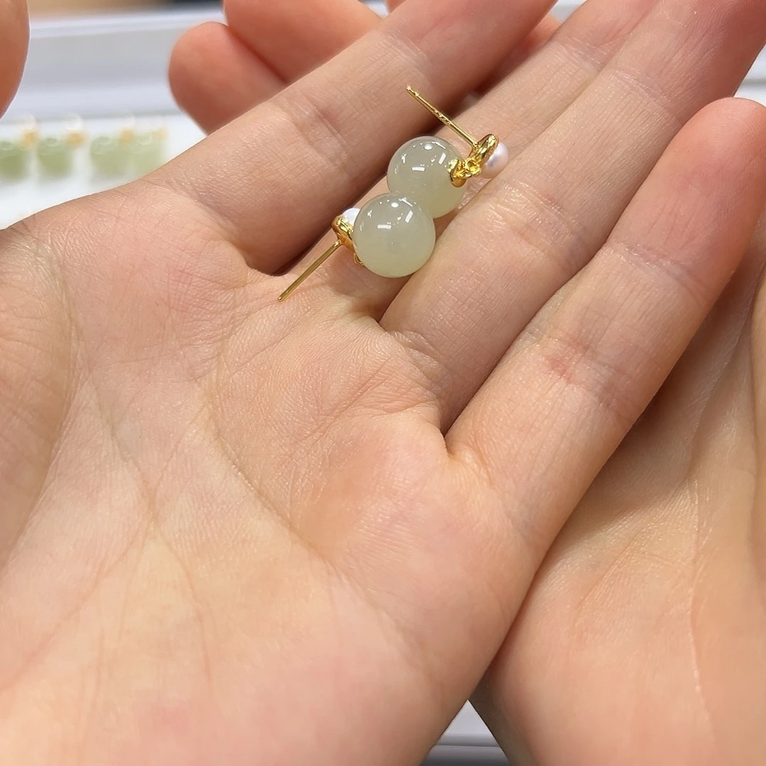 和田玉银S925镶嵌耳饰凯*吖
