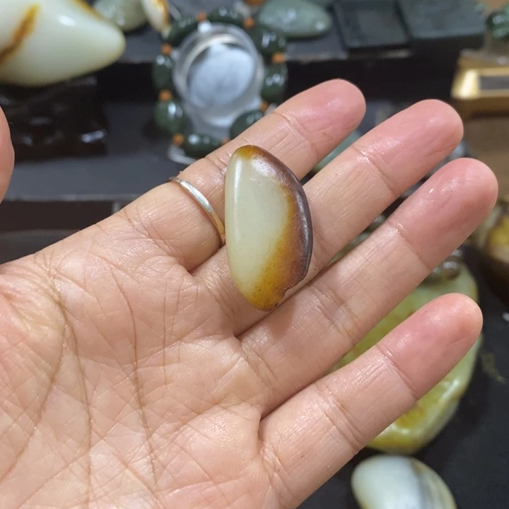 和田玉（糖玉）未镶嵌挂件