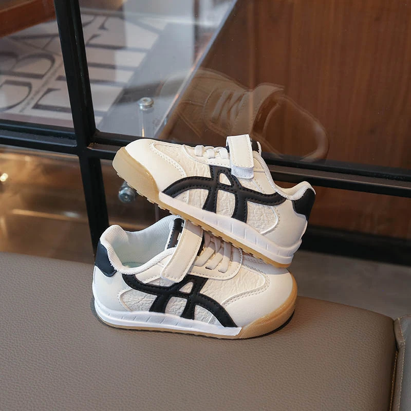 小童阿甘运动鞋2025秋季男童宝宝复古休闲跑步鞋软底防滑透气板鞋