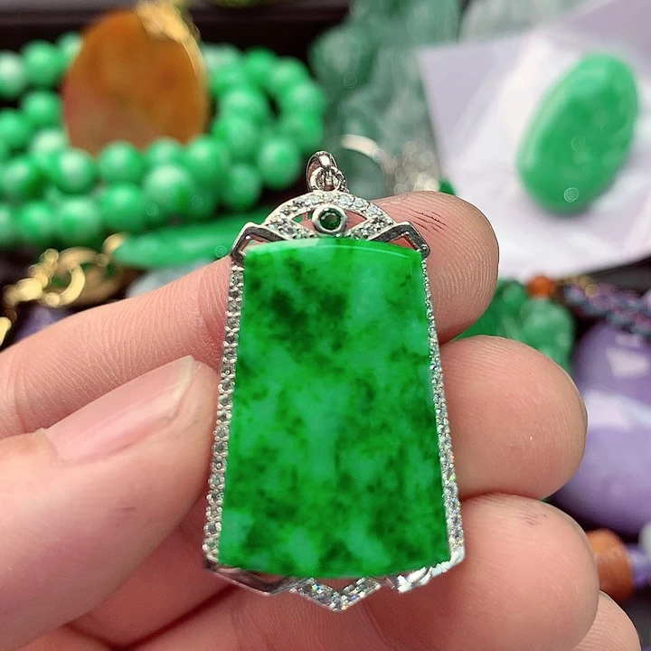吊坠(不含链)未镶嵌翡翠