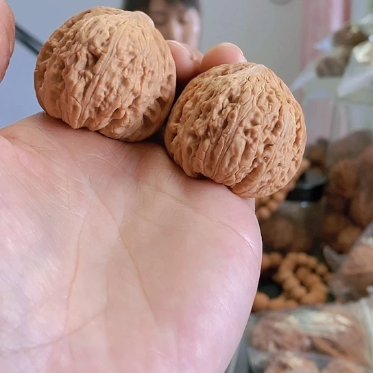 【闪购商品】把件文玩核桃40泥鳅背