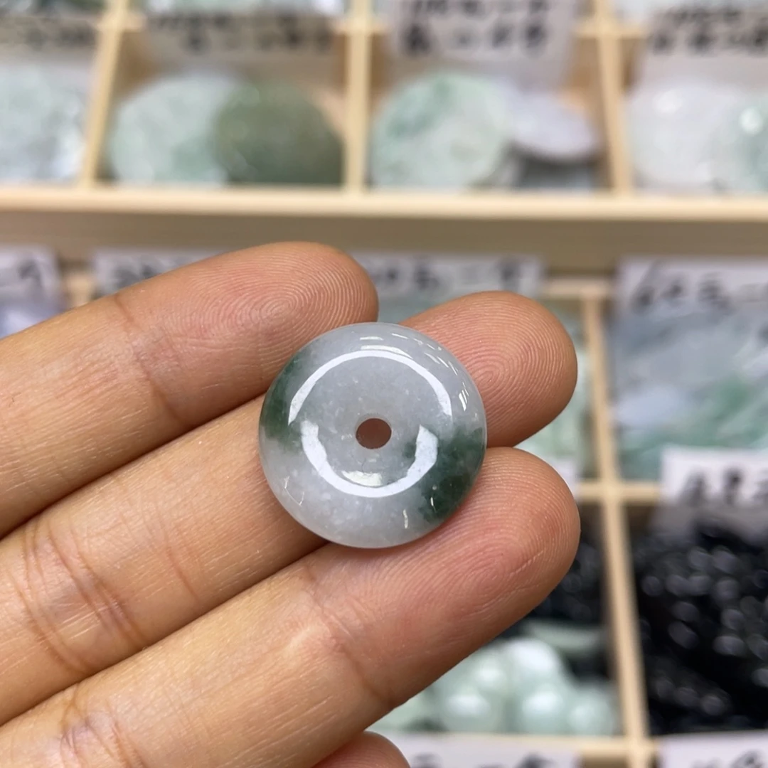 翡翠未镶嵌颈饰19x6飘花平安扣