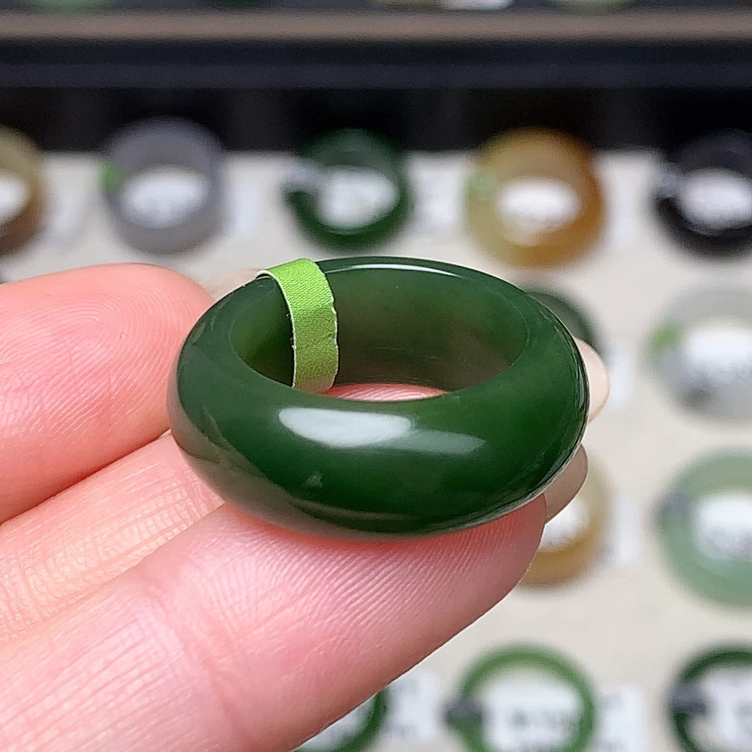 未镶嵌戒指和田玉