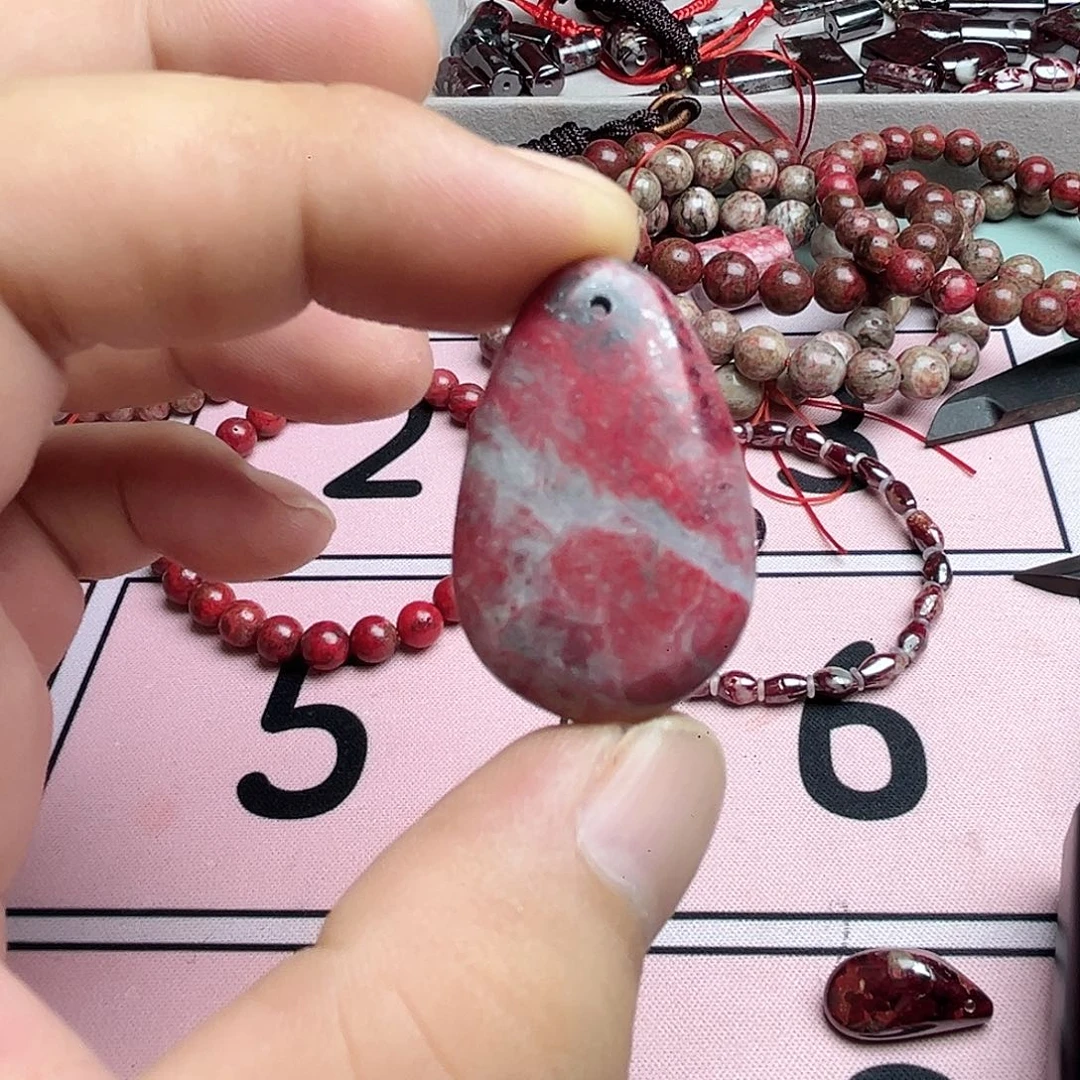 紫砂天然朱砂辰石吊坠