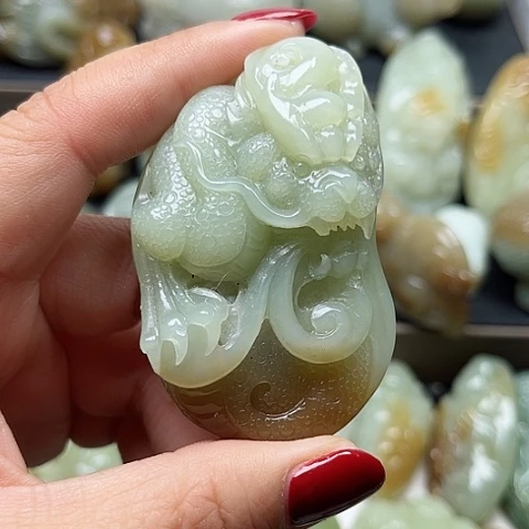 颈饰未镶嵌和田玉