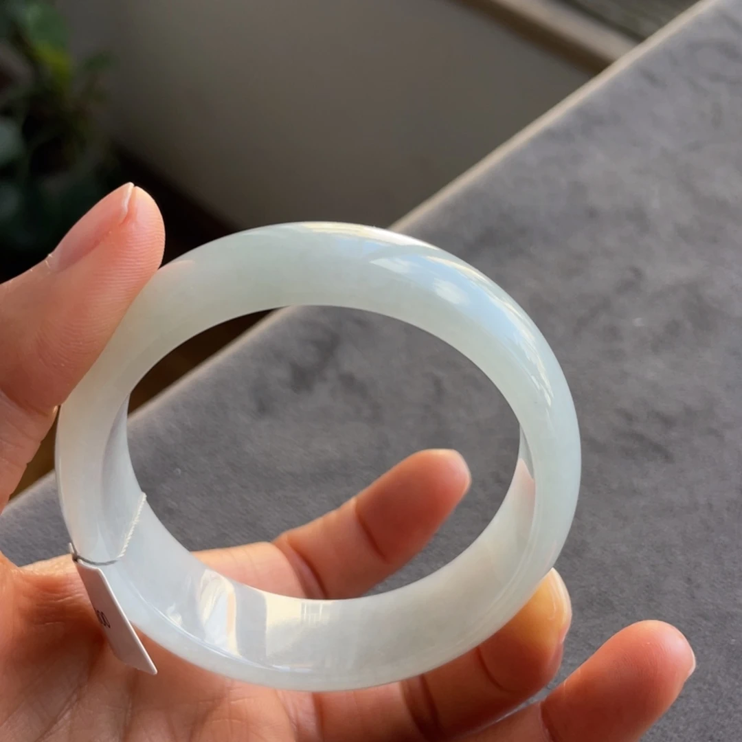 翡翠未镶嵌手镯小宽版