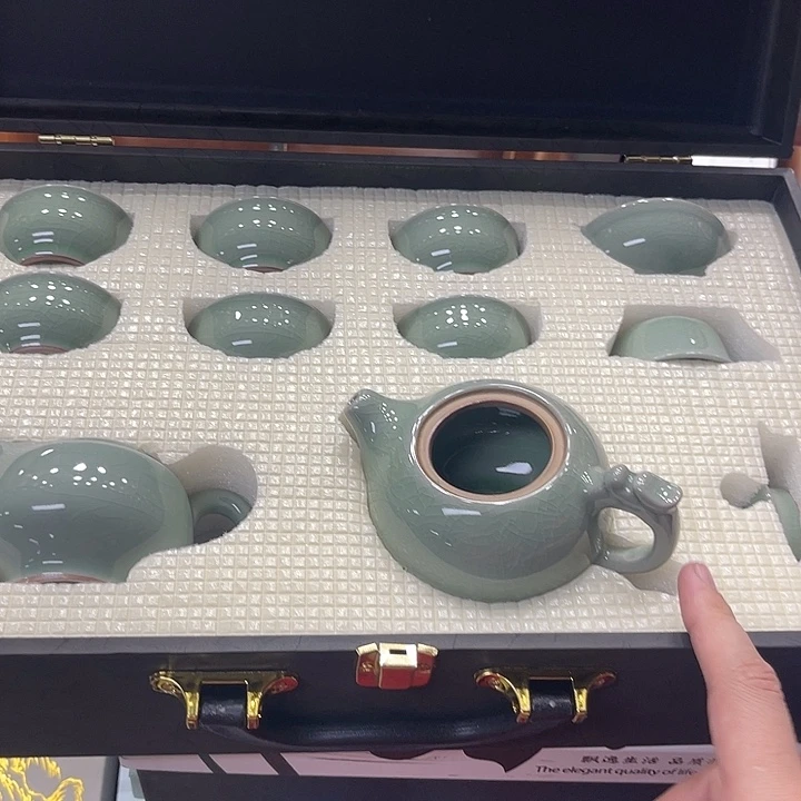 孤品茶具套装等。