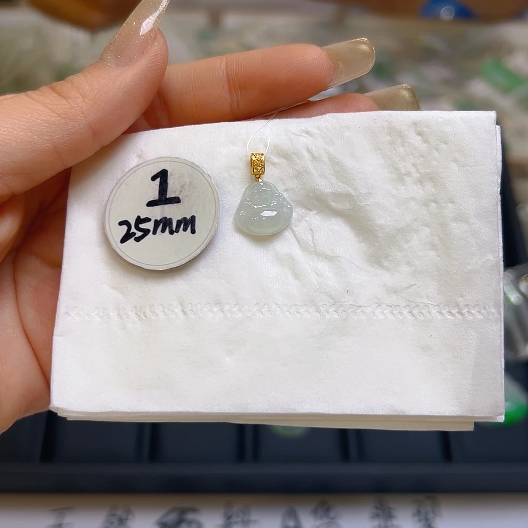 翡翠颈饰18K金镶嵌翡翠