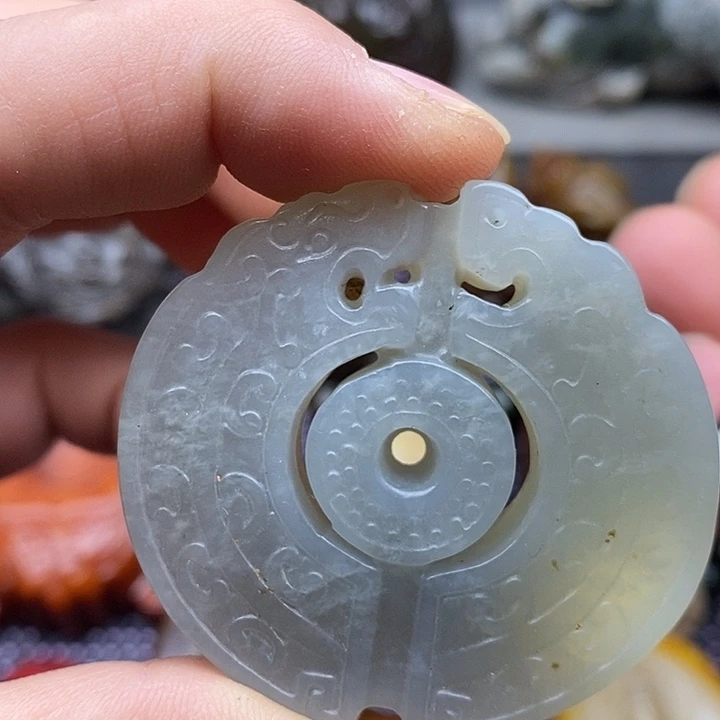 未镶嵌蛇纹石玉颈饰