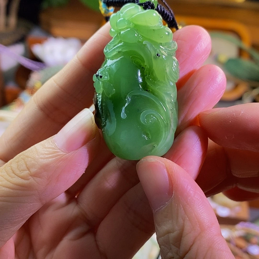 平***儿和田玉未镶嵌颈饰