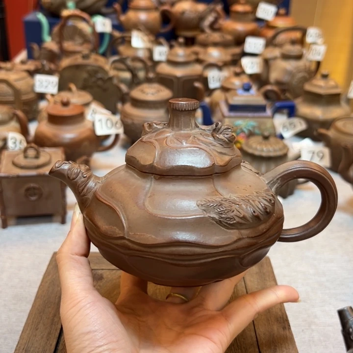 b***）紫砂壶等艺术精品