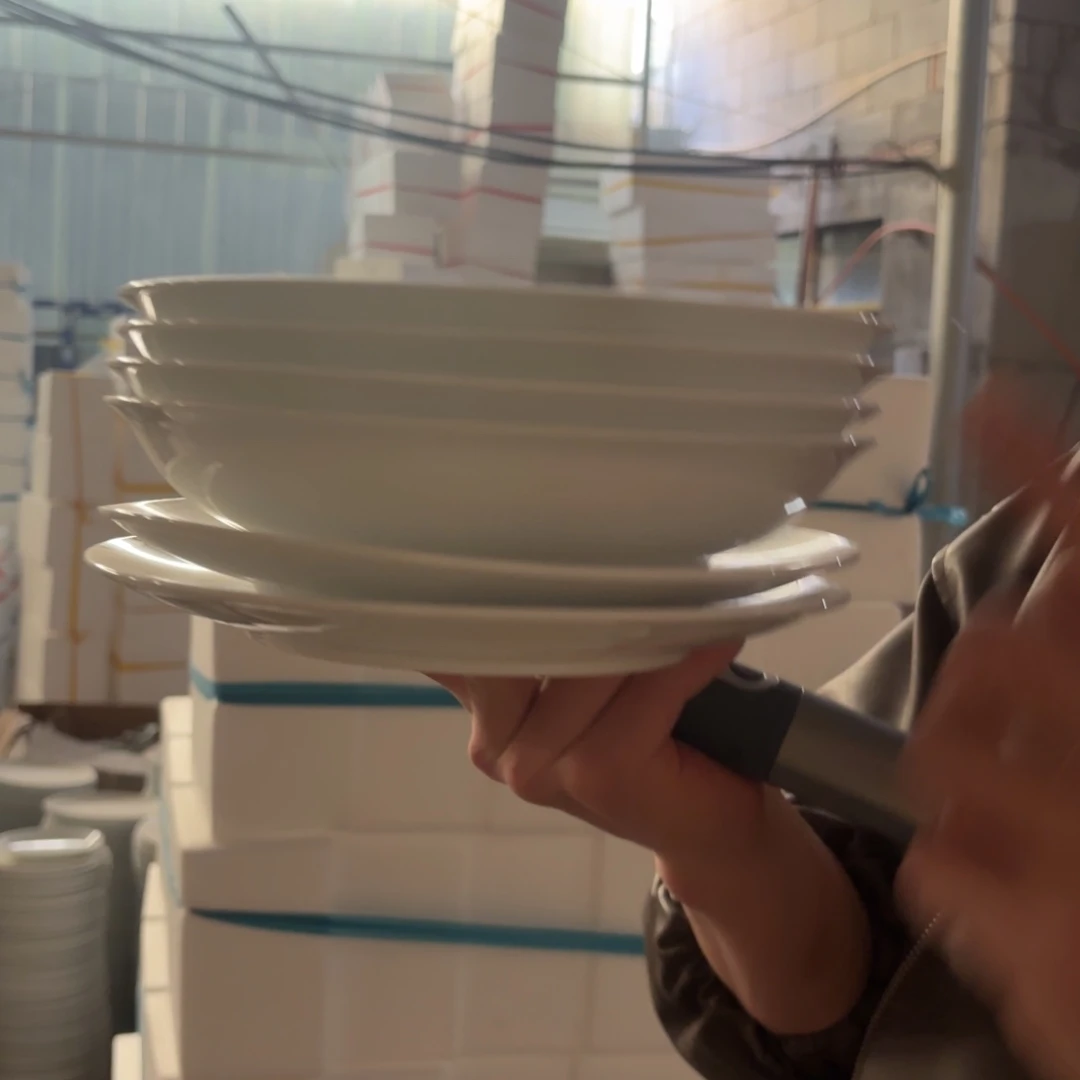 8英寸高白泥深窝盘4深2浅微瑕