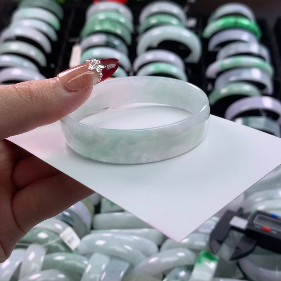 翡翠手镯未镶嵌公主