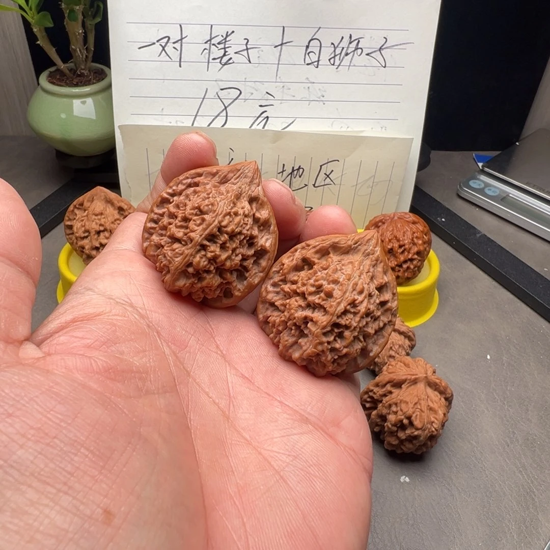 吊坠文玩核桃满天星40，有修