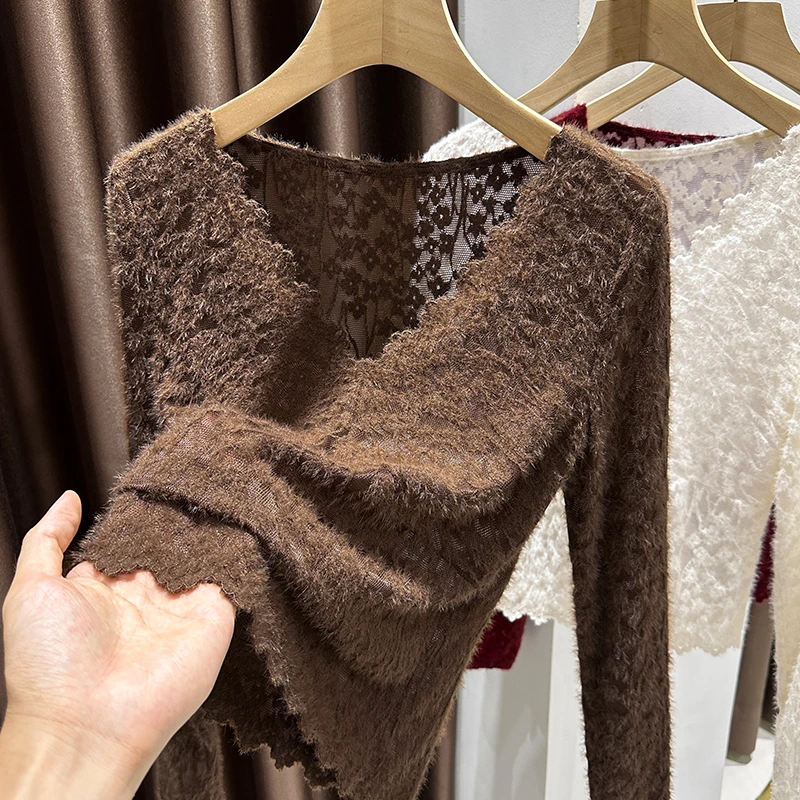 美拉德咖色花纹蕾丝V领打底衫女秋季优雅花边下摆网纱内搭上衣